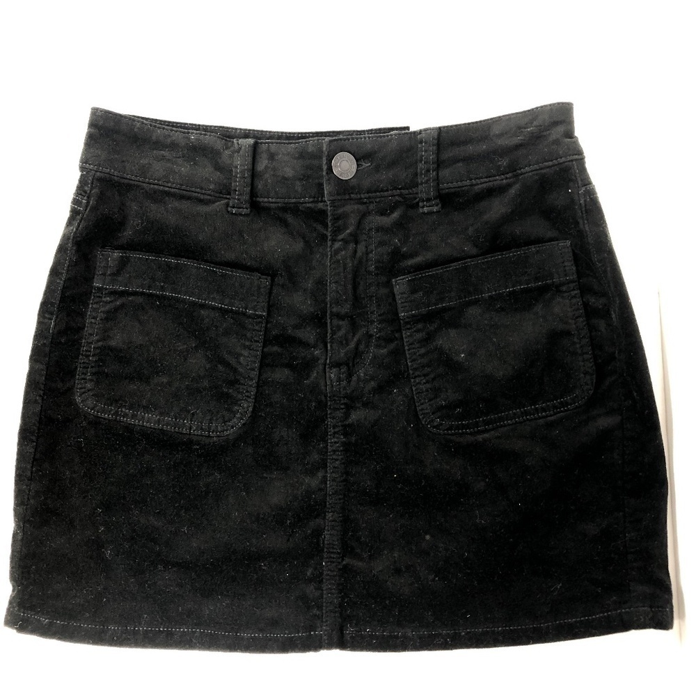 NWT American Eagle Outfitters High-Rise Mini Velvet‎ Skirt Black Super Stretch - Picture 3 of 9